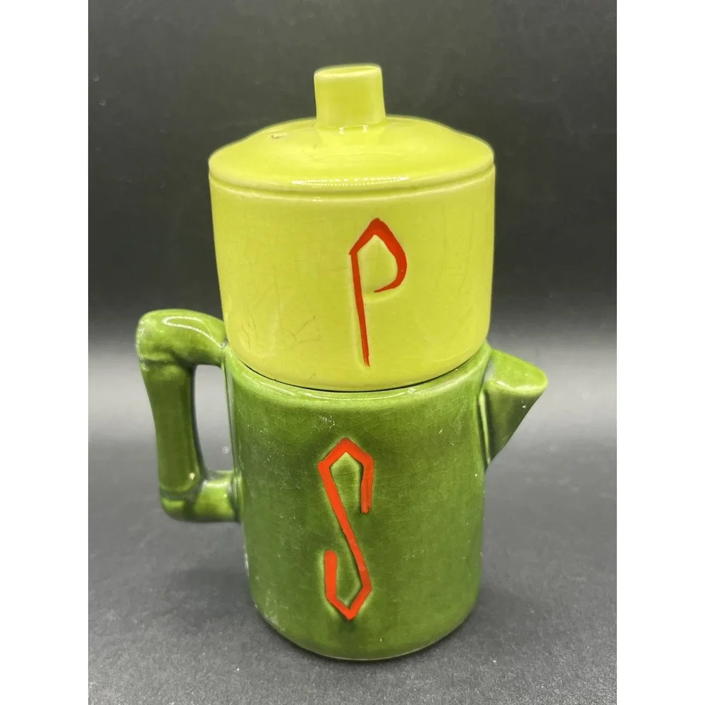 Vtg Kettle and Pot Stackable Salt & Pepper‎ Set Collectible Decor Green Yellow